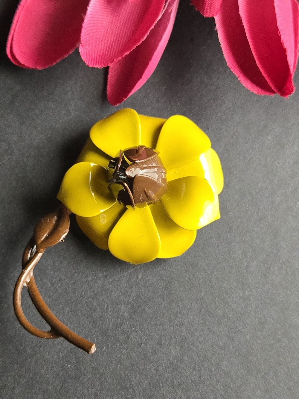 Vintage Yellow and Brown Enamel Matel Flower Brooch - Women Jewelry